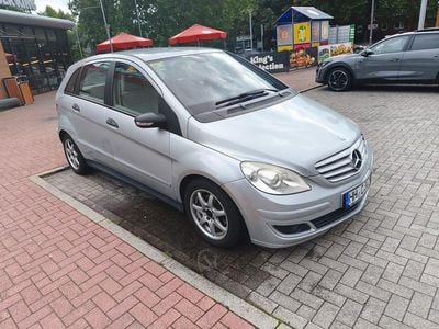 Mercedes B180