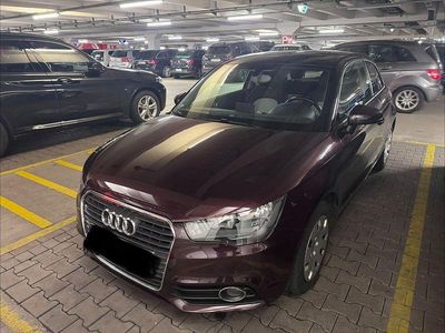 Gebraucht Audi A1 Ambition 122 PS (89 kW) 2011 Rot Kleinwagen