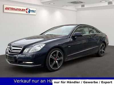 Gebraucht Mercedes E200 184 PS (135 kW) 2011 Blau Coupé