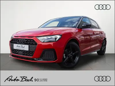 Neu Audi A1 Sportback Advanced Plus 95 PS (69 kW) 2026 Progressivrot metallic mythosschwarz met allic Kleinwagen