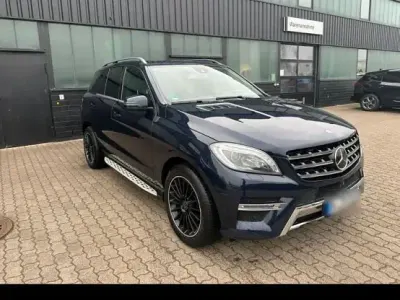 Używany Mercedes ML350 AMG 258 KM (189 kW) 2015 Niebieski SUV