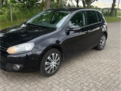 Gebraucht VW Golf VI 105 PS (77 kW) 2011 Schwarz Kleinwagen