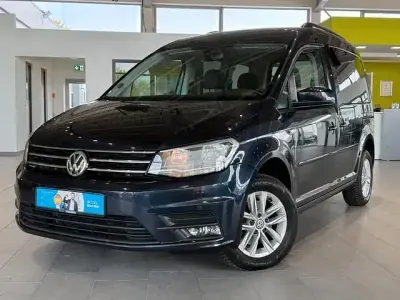 Usata VW Caddy Comfortline 102 CV (75 kW) 2018 Blu Monovolume