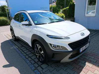 Gebraucht Hyundai Kona Intro Edition 120 PS (88 kW) 2021 Weiß SUV