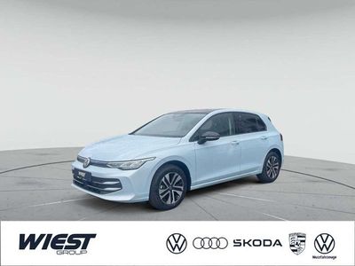 Blau Gebraucht 2025 VW Golf Sound Limousine | 35.850 €