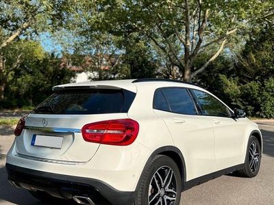 Mercedes GLA220