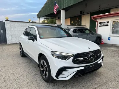 Gebraucht Mercedes GLC220 AMG 197 PS (144 kW) 2024 Opalithweiss SUV