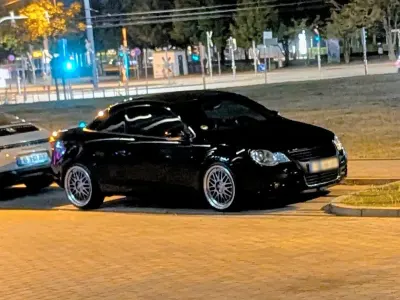 Gebraucht VW Eos 190 PS (139 kW) 2026 Schwarz Cabrio