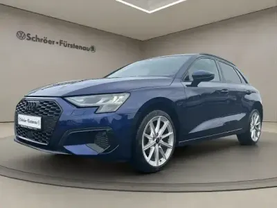 Gebraucht Audi A3 Ambiente 110 PS (80 kW) 2023 Blau Limousine