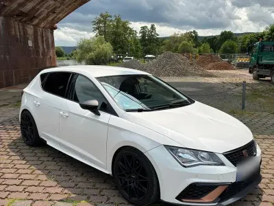Usado Seat Leon Style 131 HP (96 kW) 2020 Branco Sedan