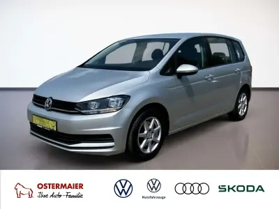 Gebraucht VW Touran Trendline 110 PS (80 kW) 2018 Reflexsilber Van / Kleinbus