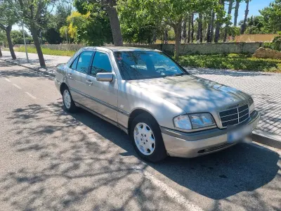 Gebraucht Mercedes C250 1996 Silber Limousine