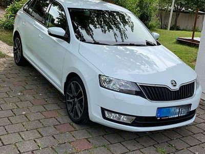 Gebraucht Skoda Rapid Joy 110 PS (80 kW) 2016 Weiß Limousine