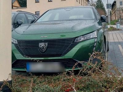 Second-hand Peugeot 308 110 CP (80 kW) 2022 Verde Berlinǎ