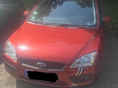 Rot Gebraucht 2007 Ford Focus Limousine | 3.249 € (Fairer Preis)