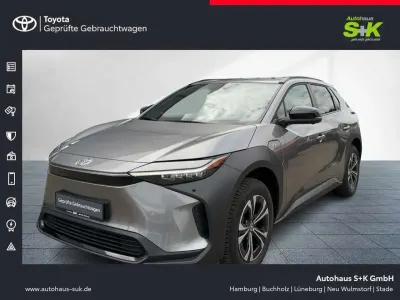 Begagnad Toyota bZ4X Team 150 kW (205 HK) 2024 Grå SUV