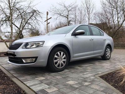 Silber Gebraucht 2013 Skoda Octavia Elegance Limousine | 6.200 € (Etwas zu teuer)