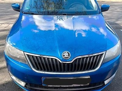 Usata Skoda Rapid Elegance 105 CV (77 kW) 2014 Blu Utilitaria