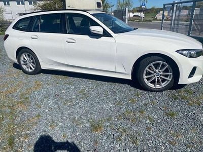 Gebraucht BMW 320 Comfort Edition 190 PS (139 kW) 2024 Weiß Kombi