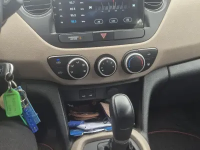Gebraucht Hyundai i10 67 PS (49 kW) 2017 Schwarz Kleinwagen
