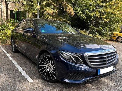 Gebraucht Mercedes E220 194 PS (142 kW) 2016 Blau Limousine