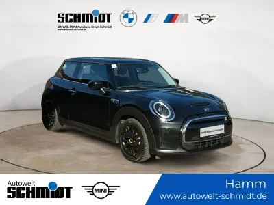 Gebraucht Mini Cooper SE Classic 135 kW (184 PS) 2023 (schwarz)  midnight black Kleinwagen