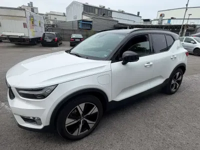 Gebraucht Volvo XC40 R-Design 179 PS (131 kW) 2022 Weiß SUV