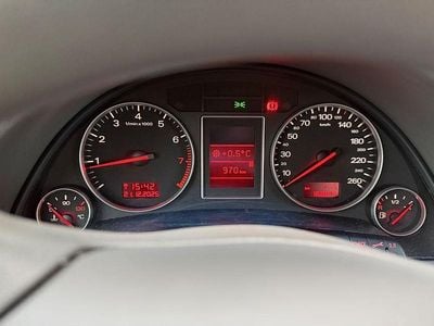 Silber Gebraucht 2003 Audi A4 Kombi | 2.700 € (Fairer Preis)