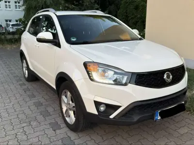 Gebraucht SsangYong Korando Quartz 150 PS (110 kW) 2014 Weiß SUV