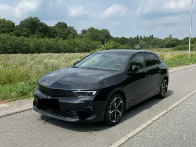 Gebraucht Opel Astra Edition 131 PS (96 kW) 2024 Schwarz Kleinwagen