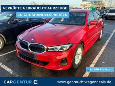 Gebraucht BMW 320 190 PS (139 kW) 2023 Melbourne rot metallic Limousine
