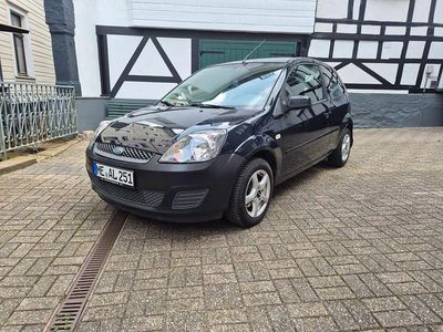 Second-hand Ford Fiesta 60 CP (44 kW) 2007 Albastru Hatchback