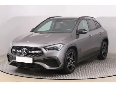 Gebraucht Mercedes GLA200 AMG line 150 PS (110 kW) 2023 Grau SUV