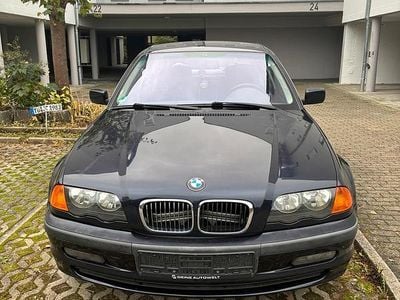 BMW 323