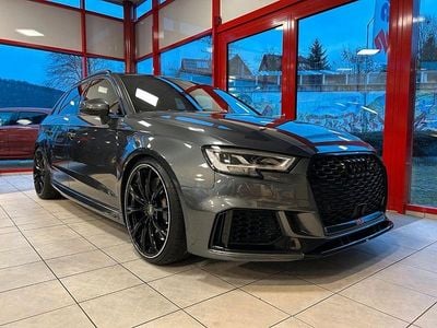 Grau Gebraucht 2019 Audi RS3 Sportback Sport Kleinwagen | 52.500 €