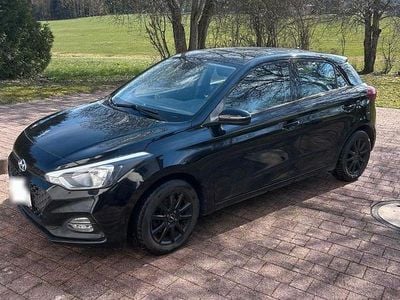 Gebraucht Hyundai i20 Trend 101 PS (74 kW) 2019 Schwarz Kleinwagen
