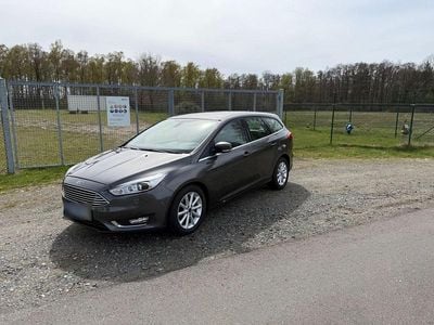 Second-hand Ford Focus Titanium 150 CP (110 kW) 2015 Gri Break