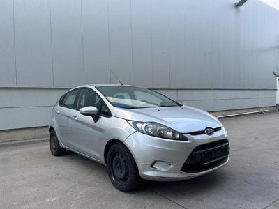 Gebraucht Ford Fiesta 95 PS (69 kW) 2012 Silber Limousine