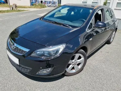 Gebraucht Opel Astra Sport 116 PS (85 kW) 2010 Schwarz Limousine