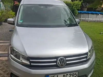 Gebraucht VW Caddy Maxi Comfortline 131 PS (96 kW) 2019 Silber Van / Kleinbus