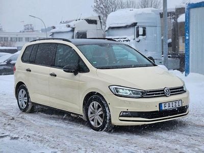 Schwarz Gebraucht 2019 VW Touran Van / Kleinbus | 7.200 €