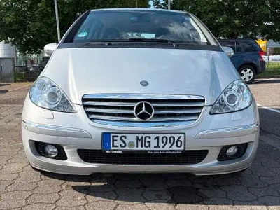 Używany Mercedes 200 Elegance 136 KM (100 kW) 2005 Srebrny Sedan/Limuzyna
