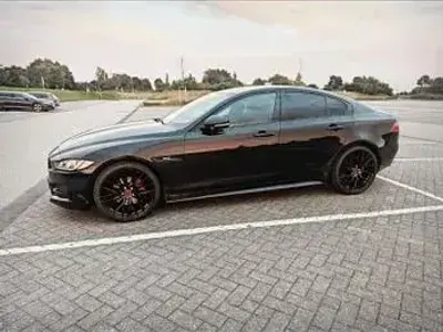 Gebraucht Jaguar XE R-Sport 179 PS (131 kW) 2018 Schwarz Limousine