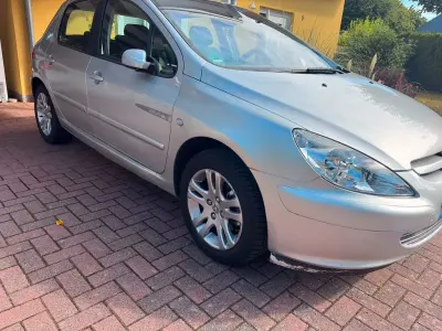 Gebraucht Peugeot 307 109 PS (80 kW) 2005 Silber Limousine