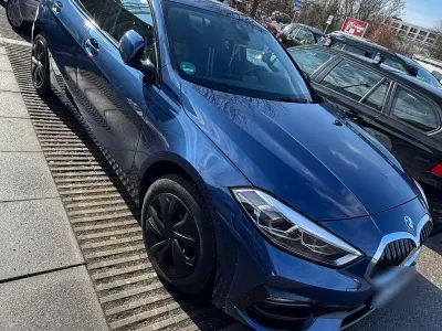 Usata BMW 118 Sport Line 136 CV (100 kW) 2022 Blu Utilitaria