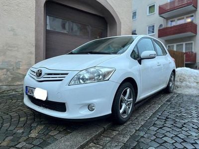 Gebraucht Toyota Auris Life 132 PS (97 kW) 2012 Weiß Limousine