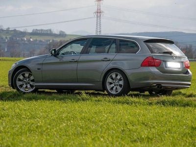 Gebraucht BMW 330 Performance 245 PS (180 kW) 2011 Grau Kombi