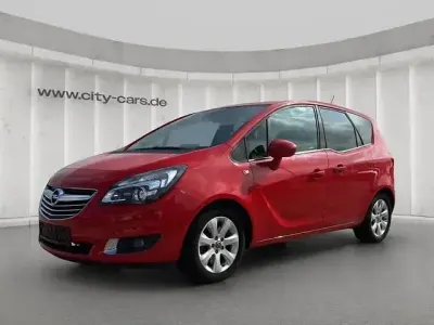 Begagnad Opel Meriva Innovation 140 HK (102 kW) 2016 Röd Minibuss