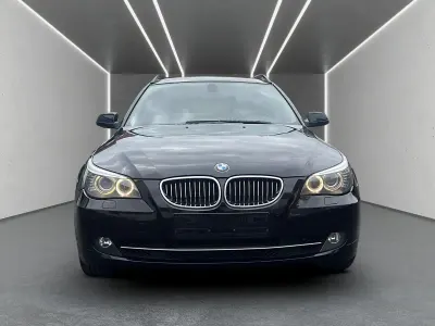 Gebraucht BMW 530 Advantage 235 PS (172 kW) 2010 Schwarz Kombi
