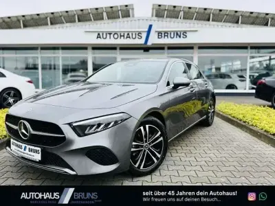 Gebraucht Mercedes A180 Advanced 150 PS (110 kW) 2023 Grau Limousine